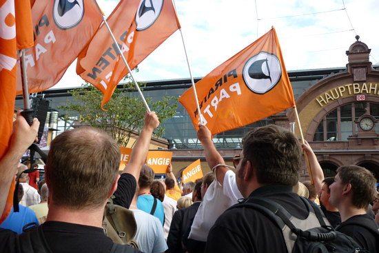 Piratenfahnen über Erfurt